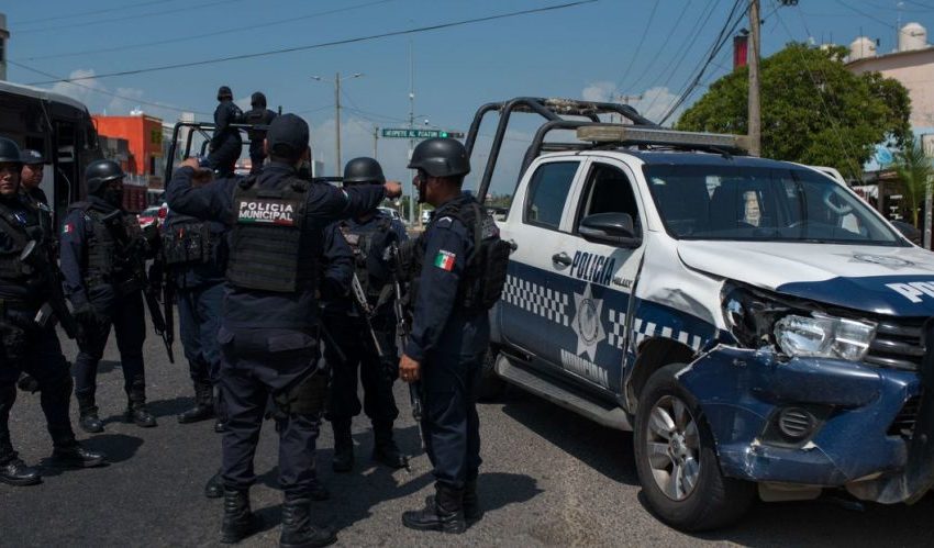  Presuntos criminales queman autos y bloquean caminos en el sur de Veracruz