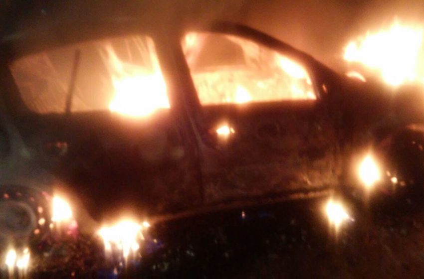  Incendian cadáver al interior de un vehículo