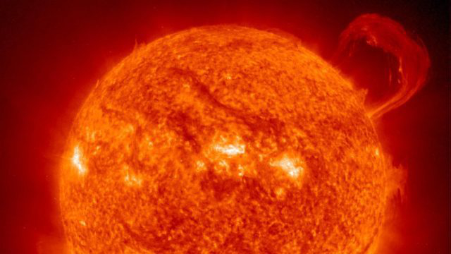 Una tormenta solar alcanzará la Tierra este jueves: ¿alterará las comunicaciones?